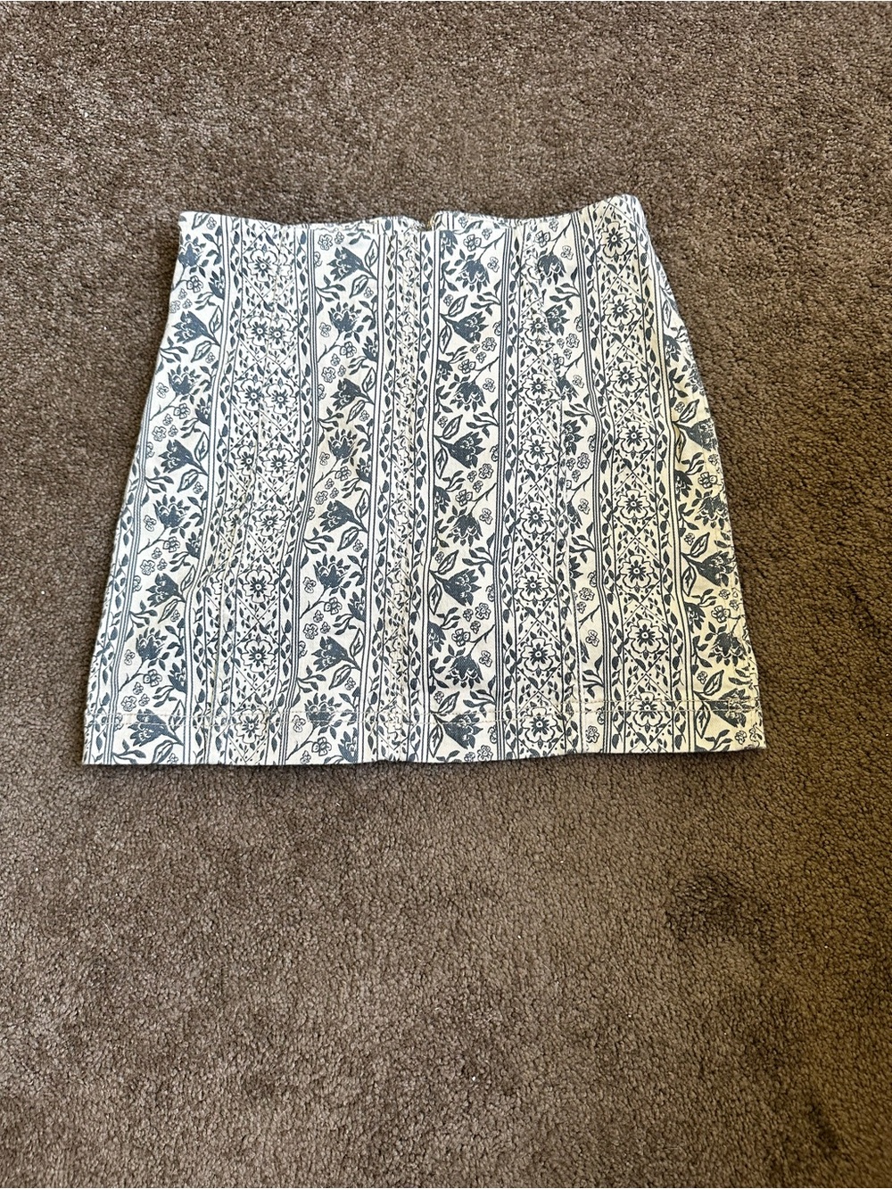 Free People Blue and White Floral Border Print Mini Skirt Size 6